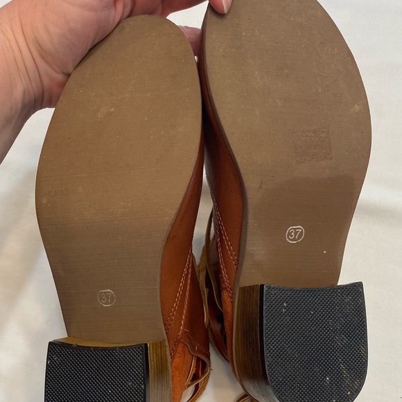 Boutique cognac western boots. Sz 6.5 Leather wraps faux leather and sue… - Picture 13 of 14